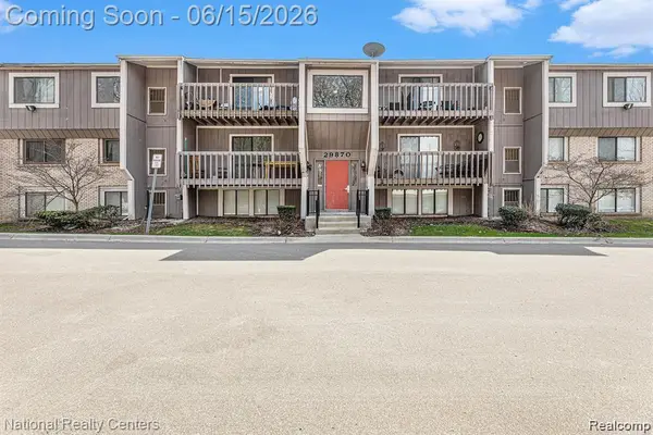 29870 W 12 Mile Road #703, Farmington, MI 48334
