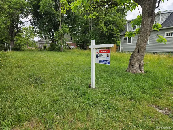 13894 Mackay Street, Hamtramck, MI 48212