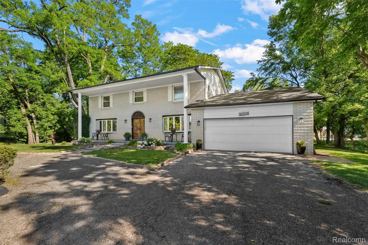 28700 W 14 Mile Road, West Bloomfield, MI 48322 - #1