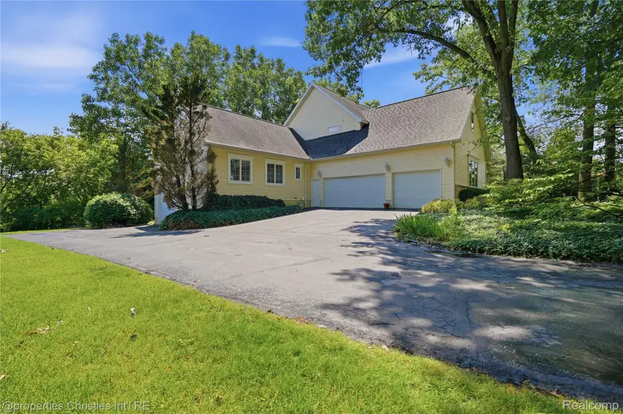 4462 Lily Drive, Howell, MI 48843 - #2