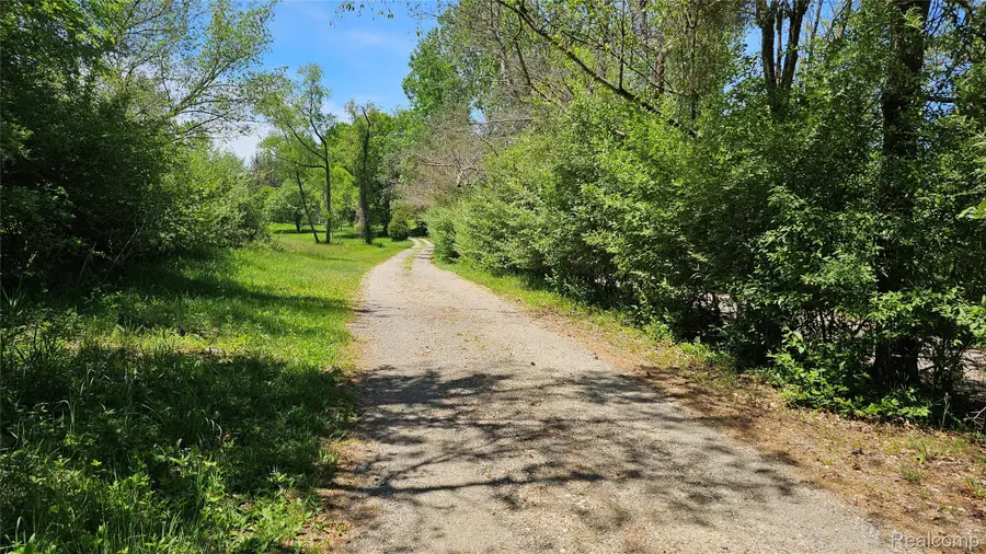 6790 Hinchey Road, Pinckney, MI 48169 - #2