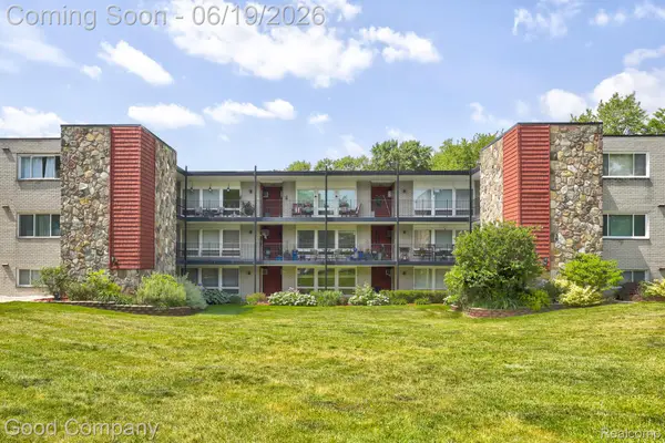 4345 Crooks Road #4, RoyalOak, MI 48073