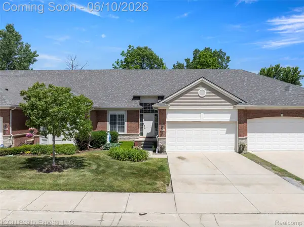 14789 N Park Drive #18, Utica, MI 48315
