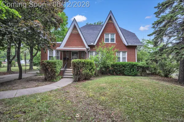 17321 E 11 Mile Road, Roseville, MI 48066