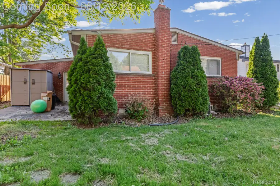 30772 J Carls Street, Roseville, MI 48066 - #3