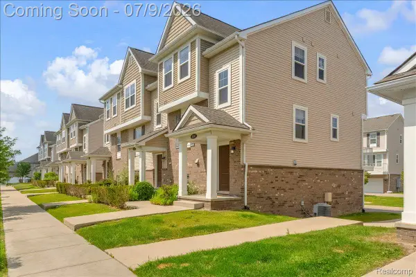 4600 Bradley Circle, Troy, MI 48085