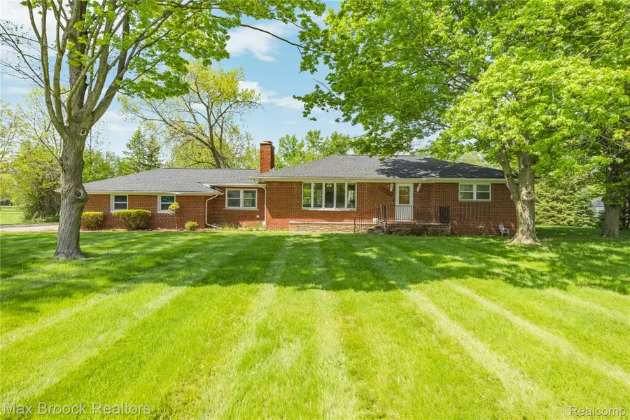 30025 Vernon Drive, Southfield, MI 48076 - #2