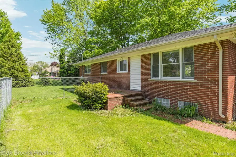 30025 Vernon Drive, Southfield, MI 48076 - #3