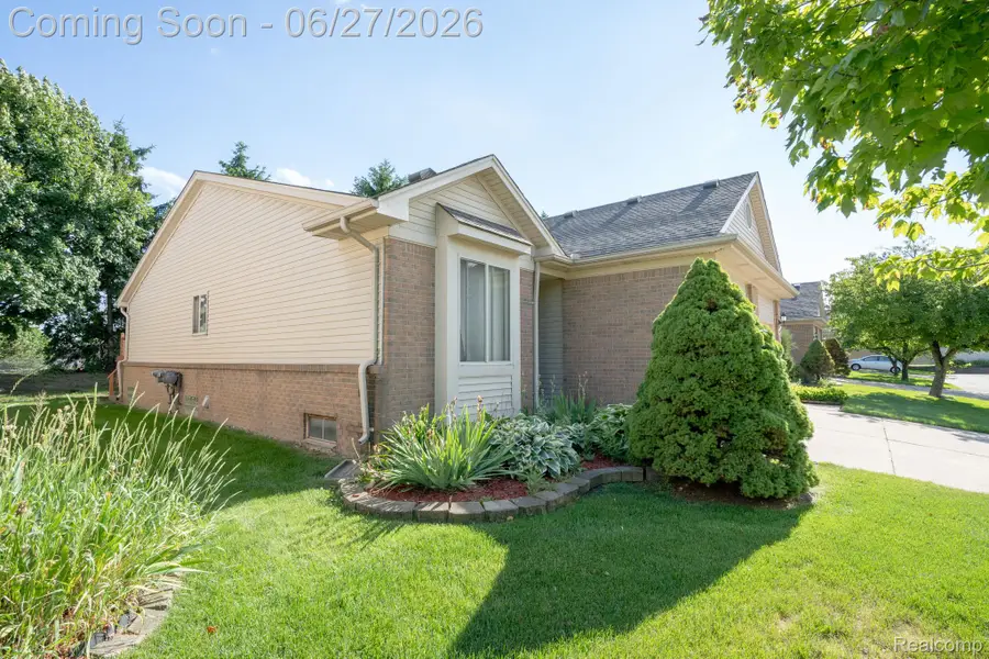 4044 Heatherwood Court, Warren, MI 48092 - #3