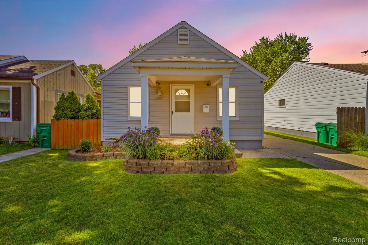 29025 Dawson Street, Garden City, MI 48135 - #1
