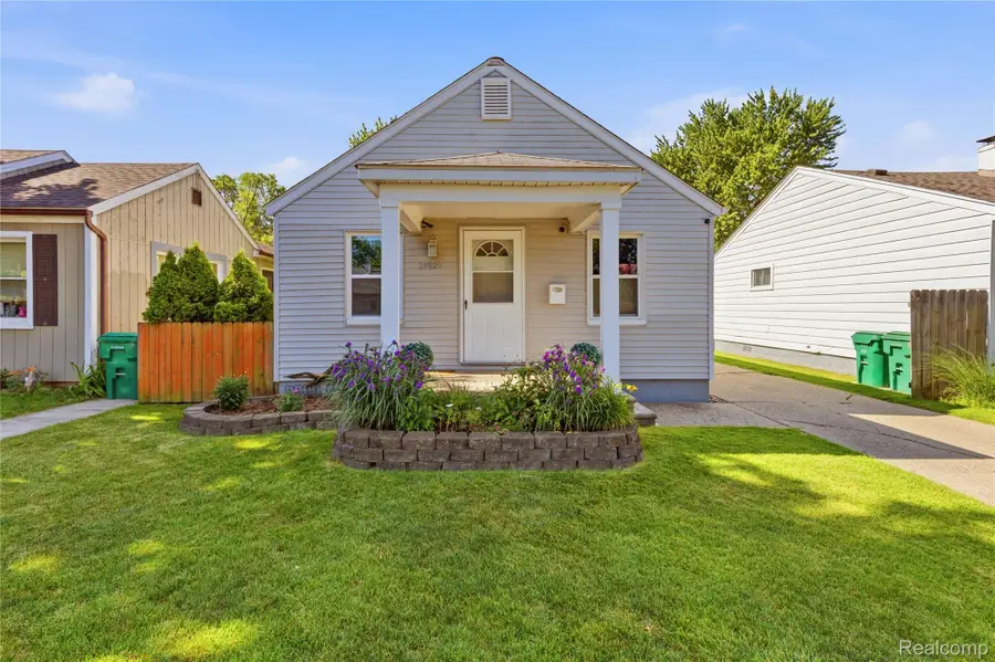 29025 Dawson Street, Garden City, MI 48135 - #2