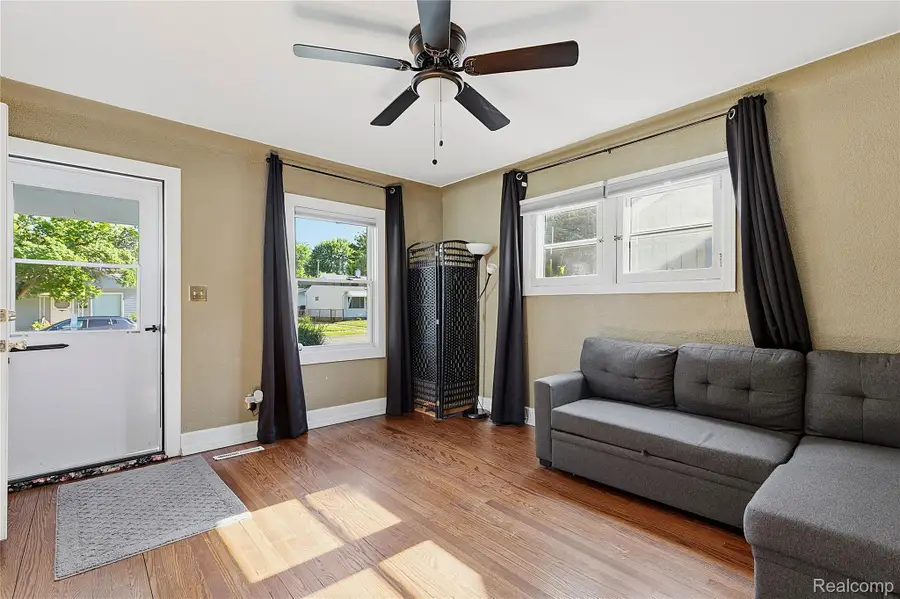 29025 Dawson Street, Garden City, MI 48135 - #3