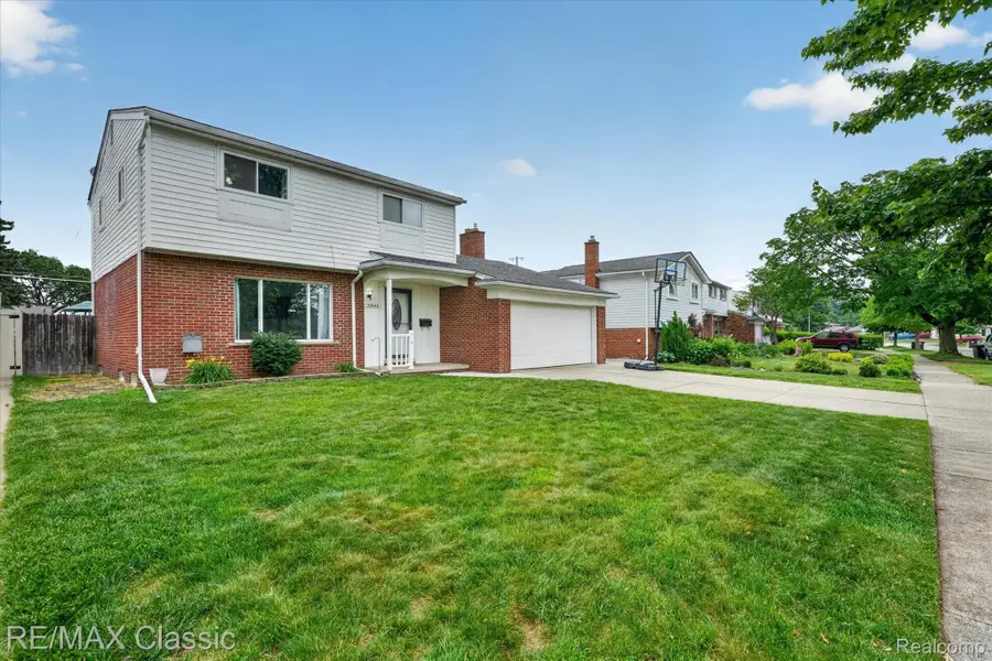32448 Washington Street, Livonia, MI 48150 - #2