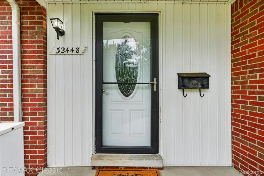 32448 Washington Street, Livonia, MI 48150 - #3