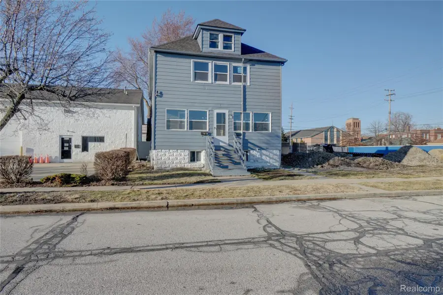 320 Hudson Street, Wyandotte, MI 48192 - #2