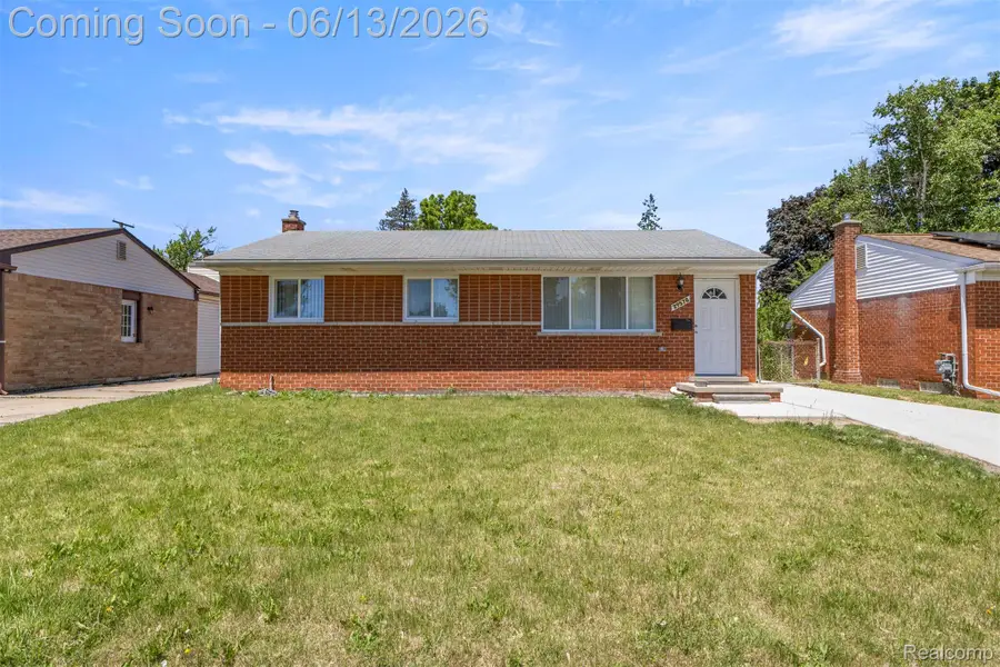 29578 Brown Court, Garden City, MI 48135 - #2
