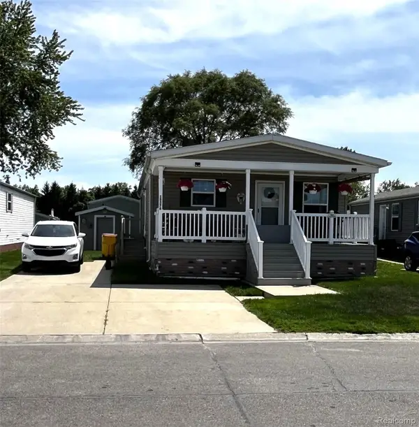 15376 Enchante Drive, ClintonTownship, MI 48038