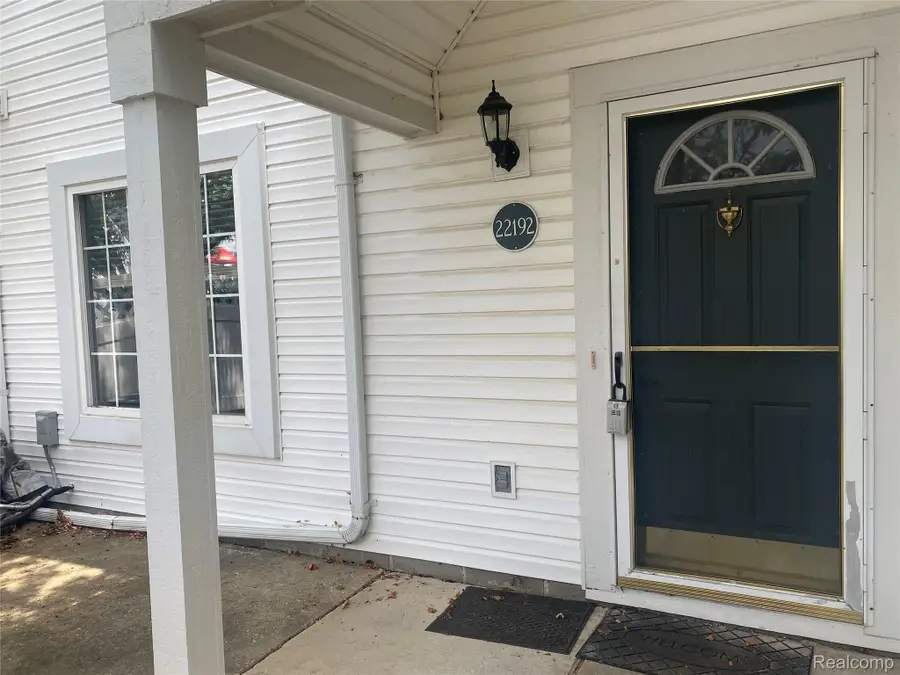 22192 Cape Cod Way, Farmington Hills, MI 48336 - #2