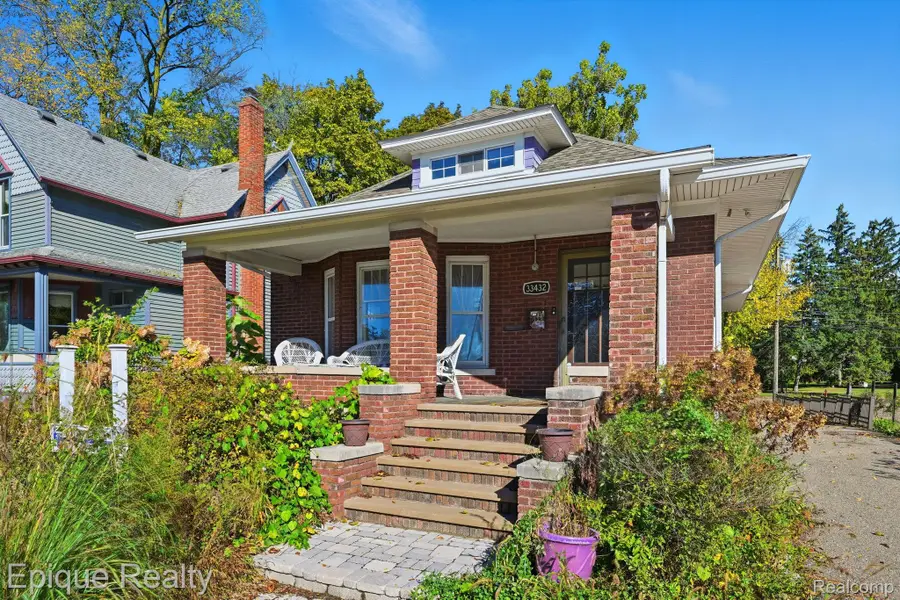 33432 Oakland Street, Farmington, MI 48335 - #2