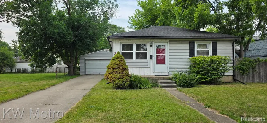 30 W Maxlow Avenue, Hazel Park, MI 48030 - #2