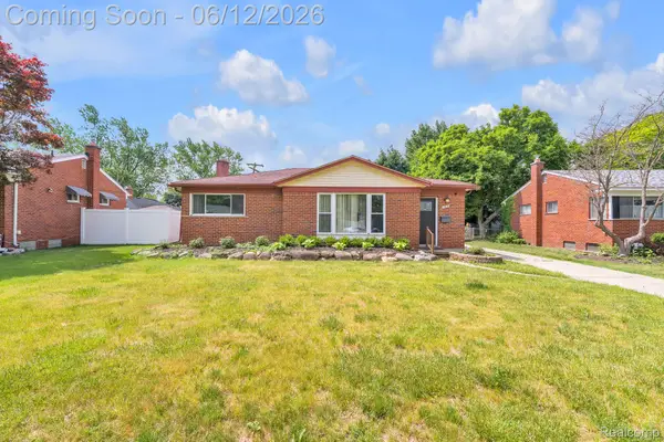 27827 Lyndon Street, Livonia, MI 48154