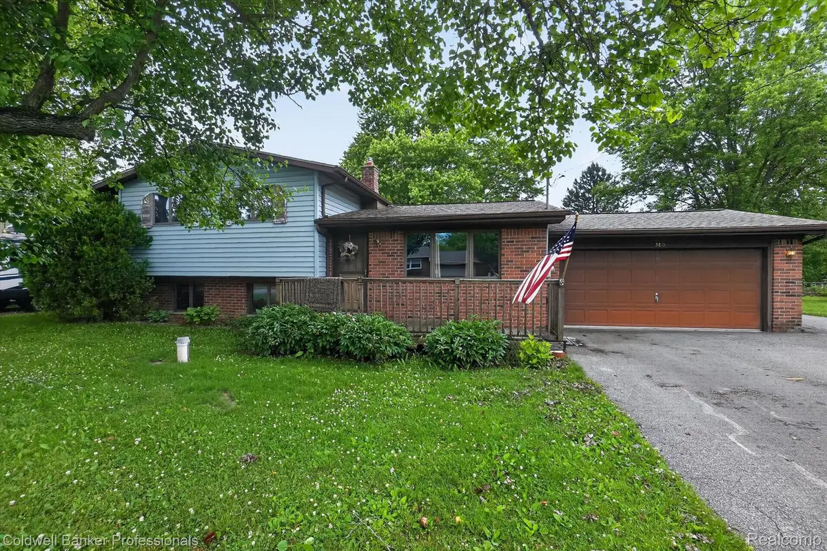 5410 Mancelona Drive, Grand Blanc, MI 48439 - #1
