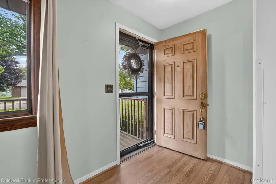 5410 Mancelona Drive, Grand Blanc, MI 48439 - #2