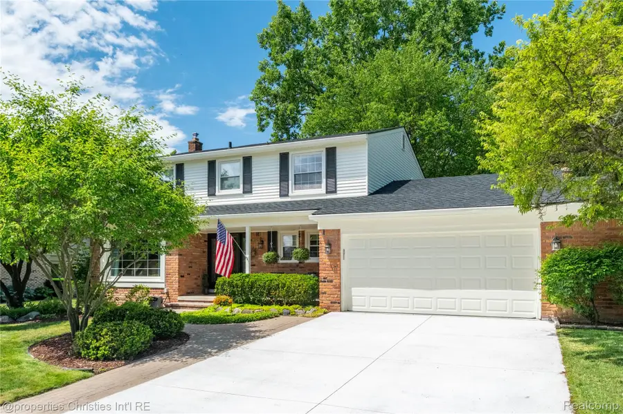 21865 N Center Street, Northville, MI 48167 - #2