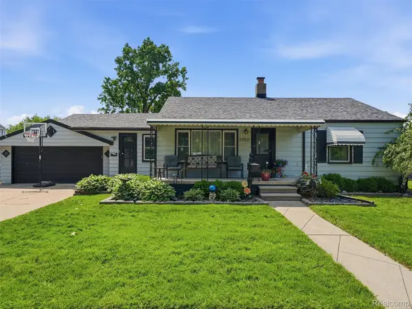 27921 Larchmont Street, StClairShores, MI 48081