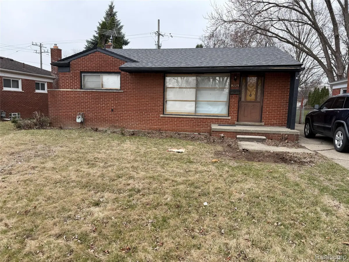 8225 Lochdale Street, Dearborn Heights, MI 48127 - #1