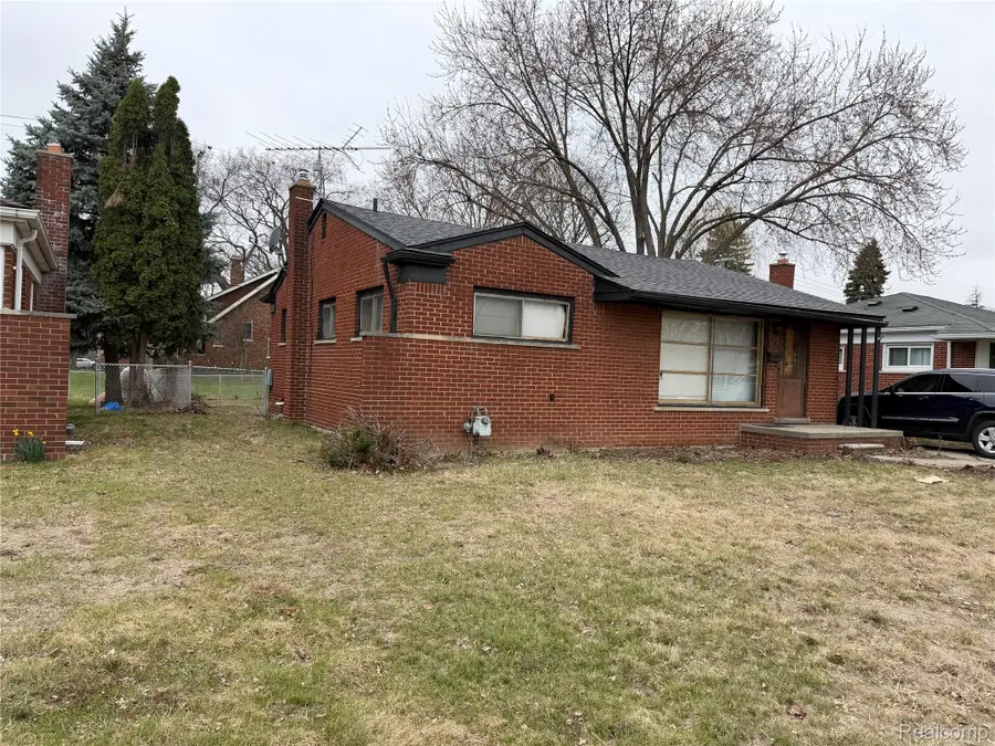 8225 Lochdale Street, Dearborn Heights, MI 48127 - #2