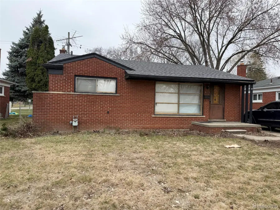8225 Lochdale Street, Dearborn Heights, MI 48127 - #3