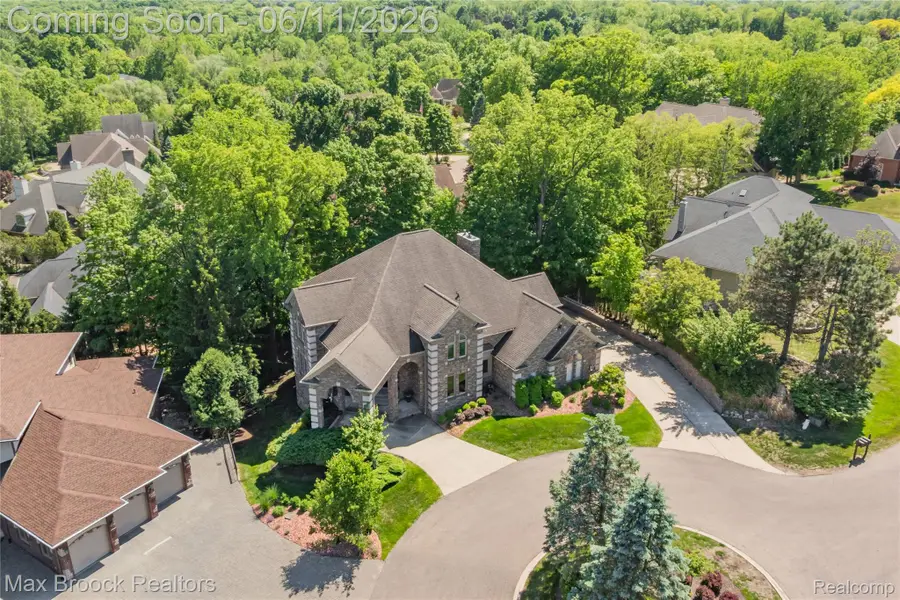 34825 Huntington Court, Farmington Hills, MI 48331 - #3