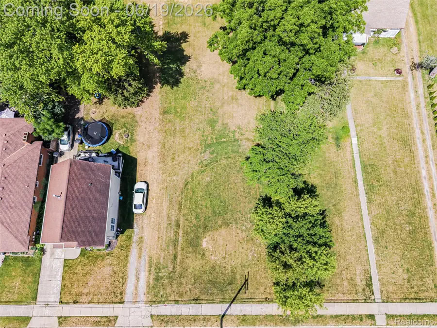 27335 Maple Street, Roseville, MI 48066 - #2