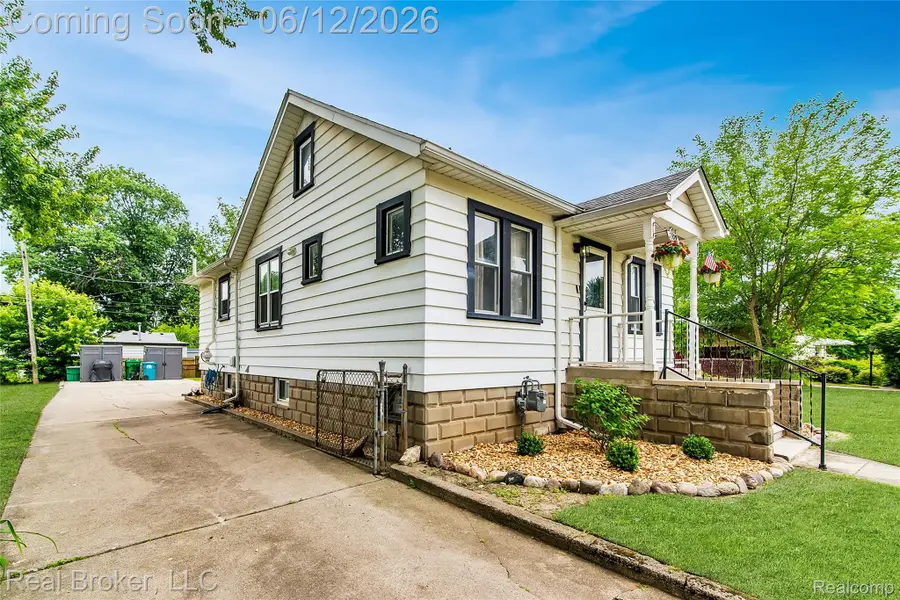 29019 Birchlawn Street, Garden City, MI 48135 - #2