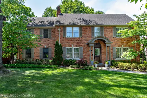 26255 Pembroke Road, HuntingtonWoods, MI 48070
