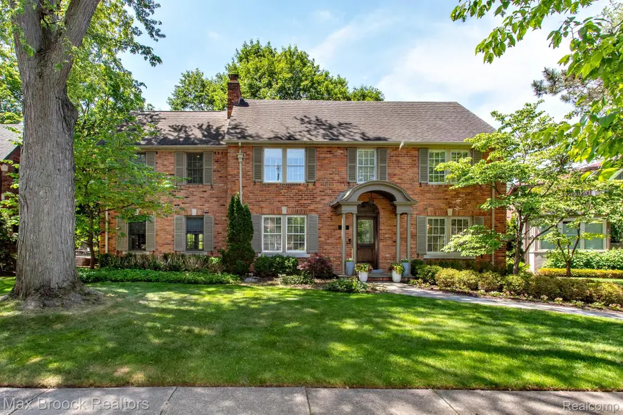 26255 Pembroke Road, Huntington Woods, MI 48070 - #2