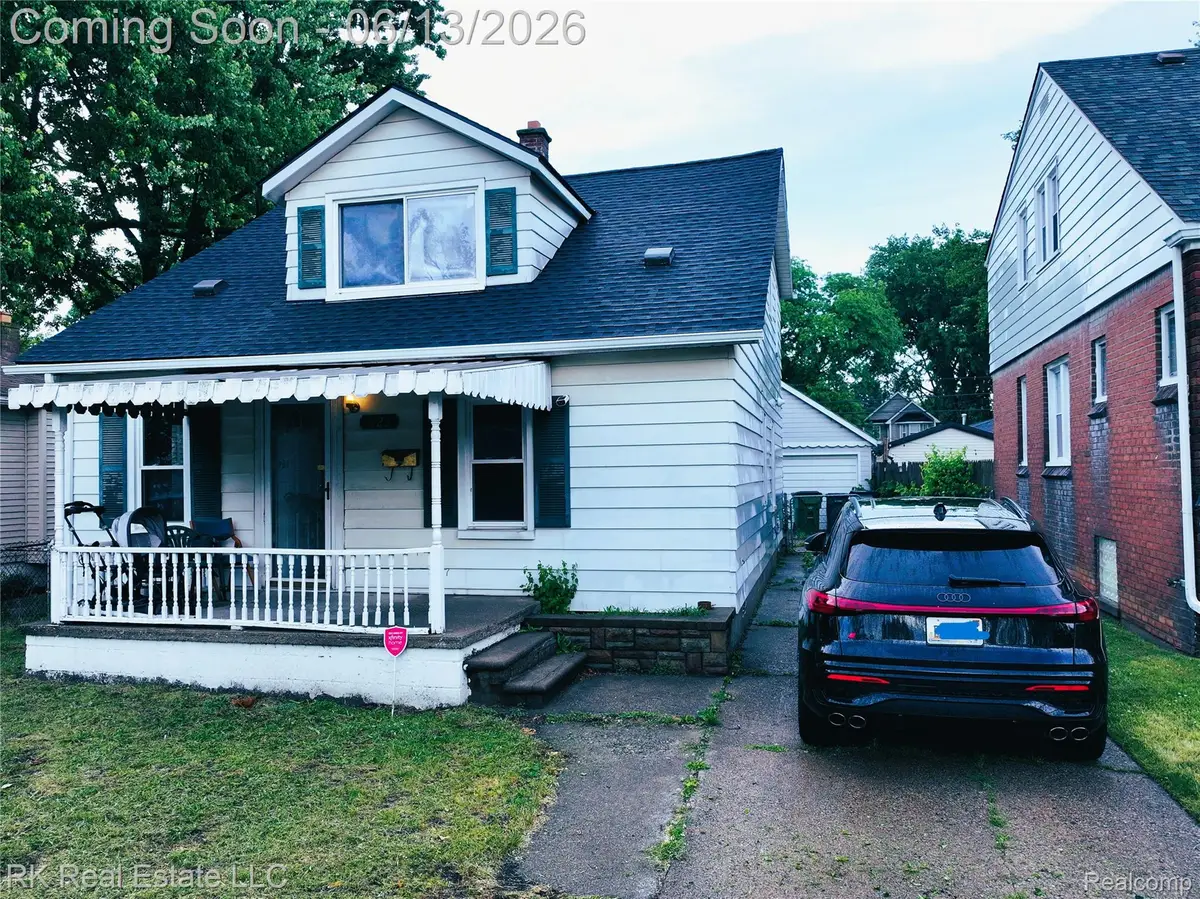 1125 E Hayes Avenue, Hazel Park, MI 48030 - #1