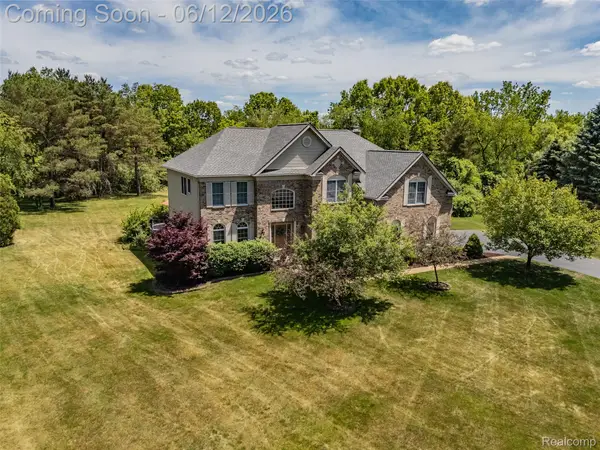 1976 Scenic Drive, Milford, MI 48380