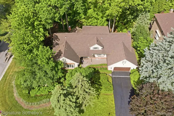 3215 Woodview Lake Road, WestBloomfield, MI 48323