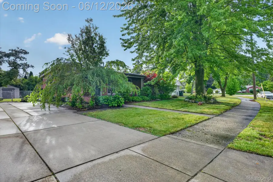 17509 Pershing Street, Livonia, MI 48152 - #2