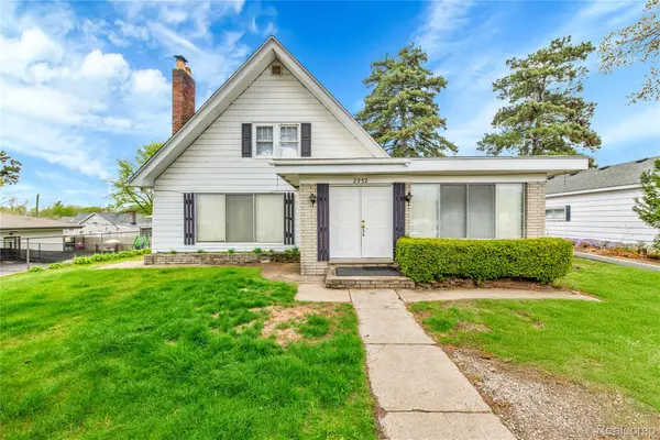 2952 Prynne Street, KeegoHarbor, MI 48320