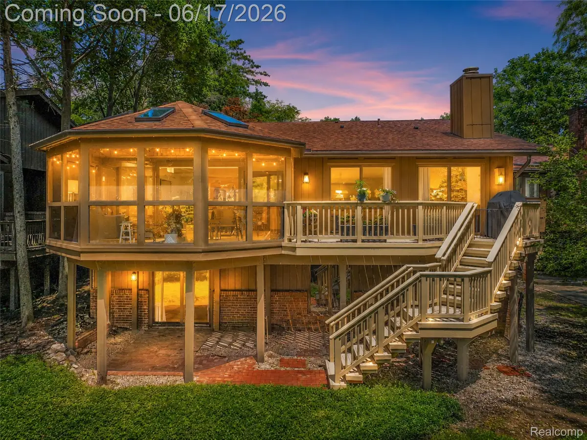 3709 Wabeek Lake Drive W, Bloomfield, MI 48302 - #1