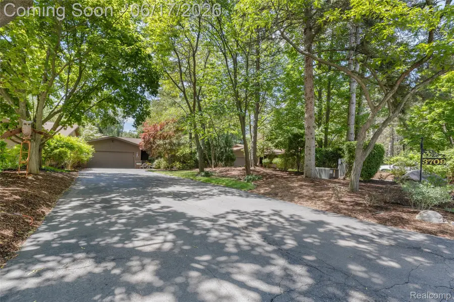 3709 Wabeek Lake Drive W, Bloomfield, MI 48302 - #2