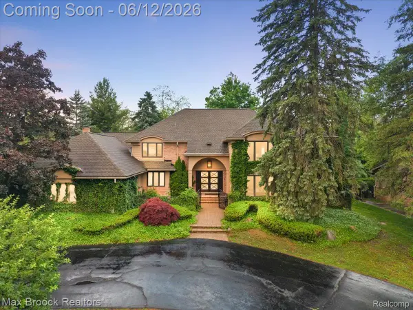 2999 Bloomfield Park Drive, WestBloomfield, MI 48323