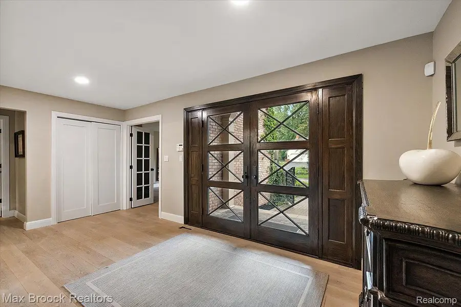 2999 Bloomfield Park Drive, West Bloomfield, MI 48323 - #2