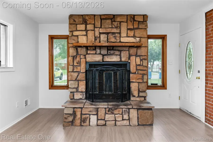 4718 Roosevelt Boulevard, Dearborn Heights, MI 48125 - #3