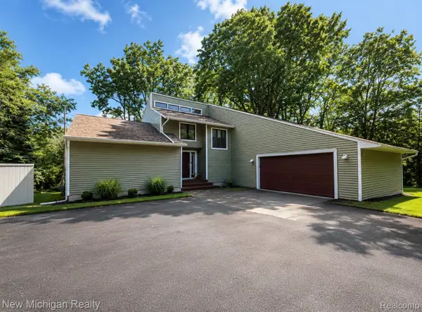 7156 River Road, Flushing, MI 48433