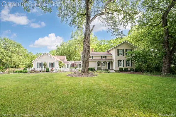 10196 Faussett Road, Fenton, MI 48430