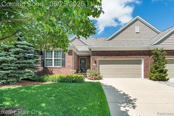 2082 Orwell Street, LakeOrion, MI 48360
